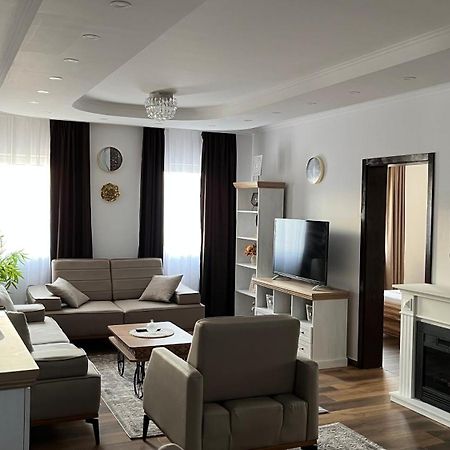 Airport Sky Apartments Lux Beograd Ngoại thất bức ảnh