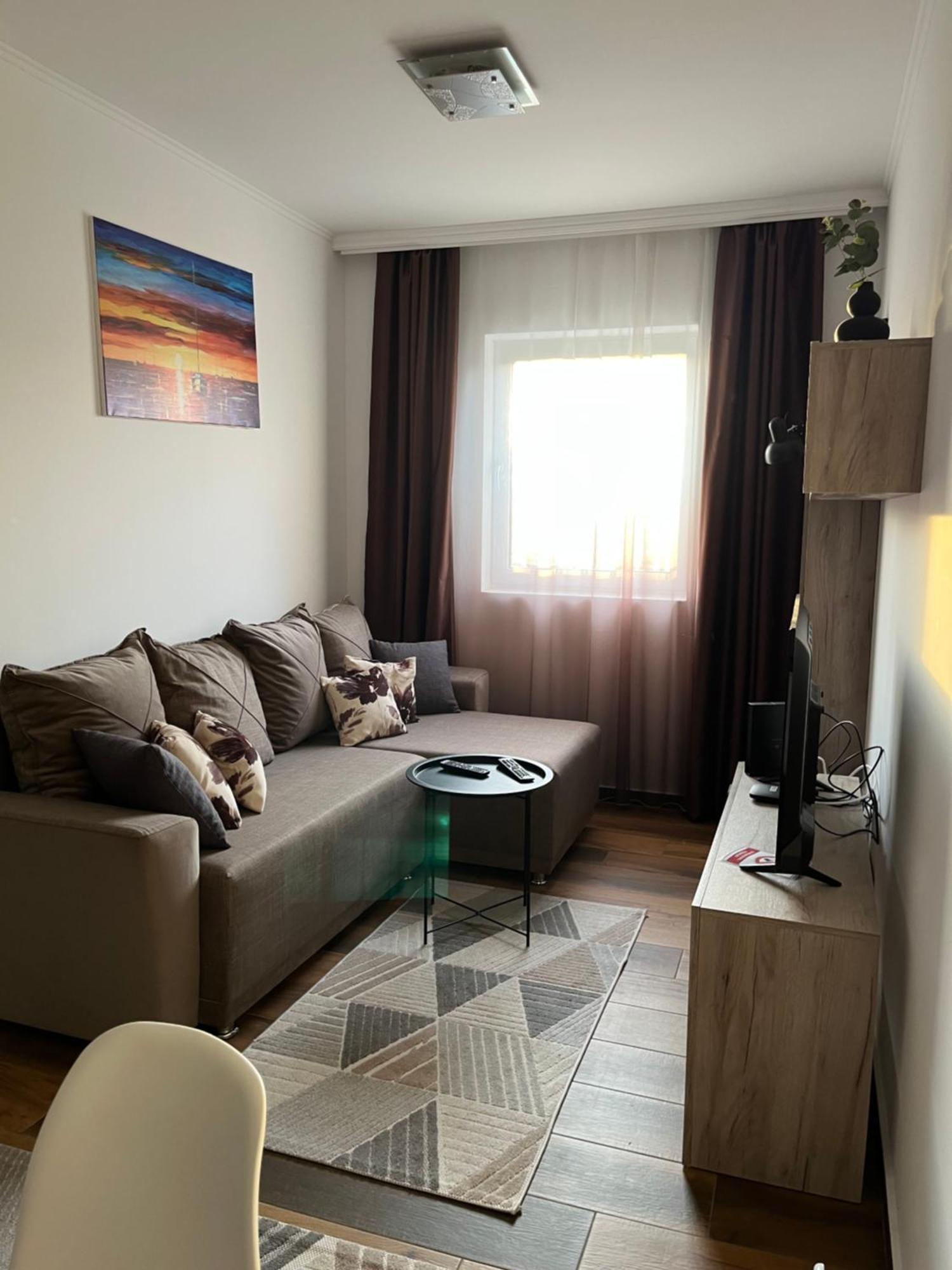 Airport Sky Apartments Lux Beograd Ngoại thất bức ảnh