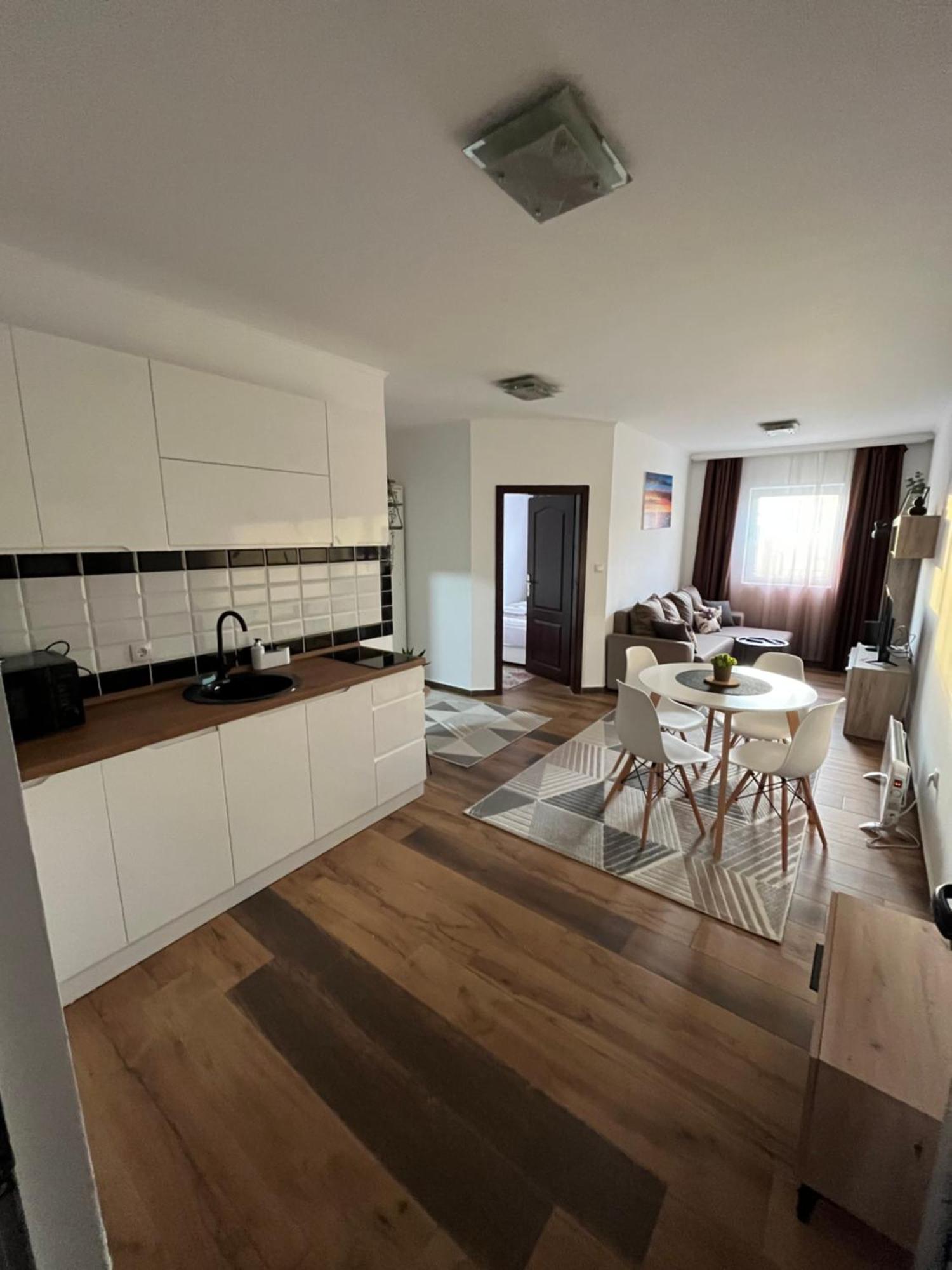 Airport Sky Apartments Lux Beograd Ngoại thất bức ảnh