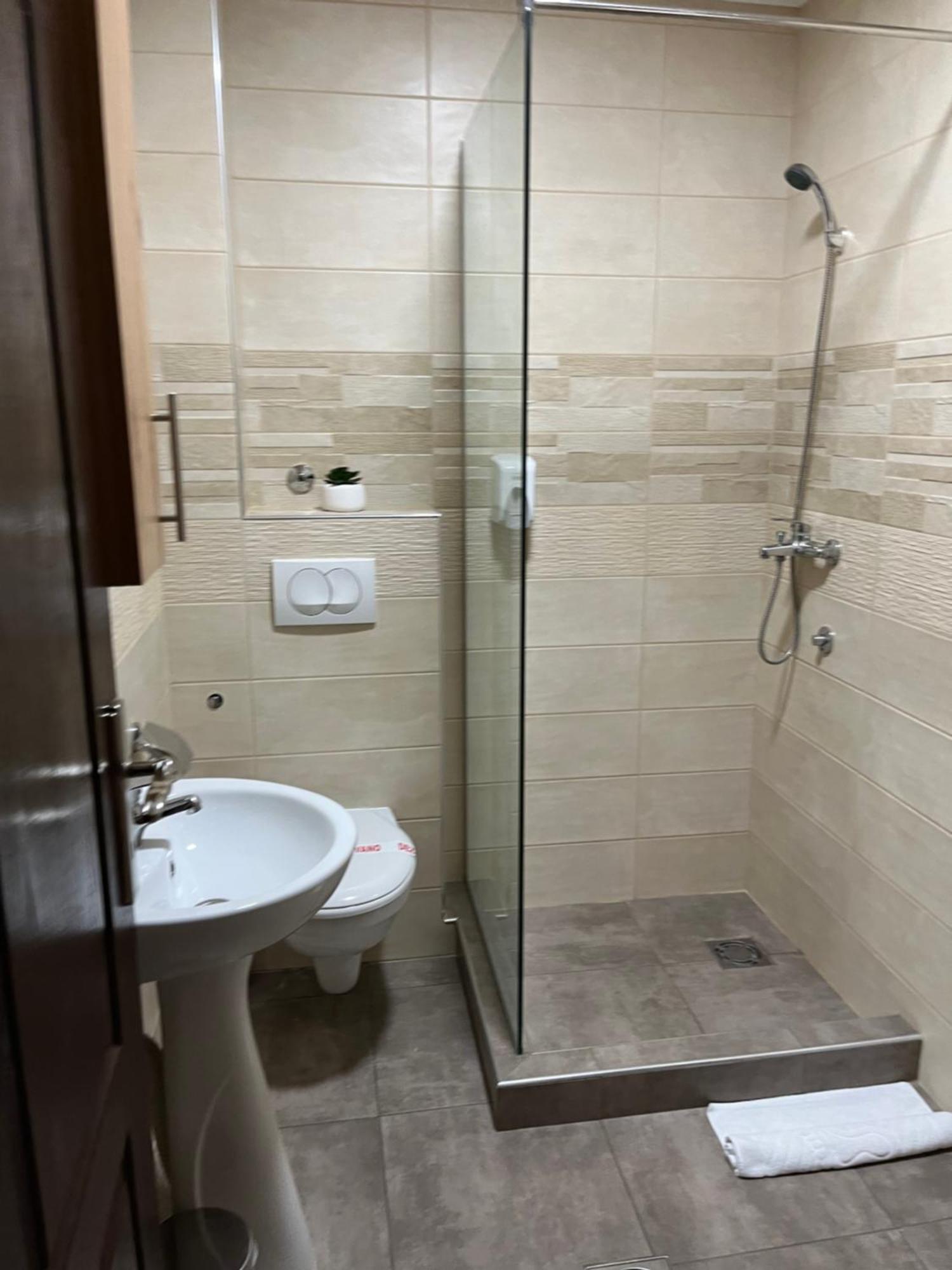 Airport Sky Apartments Lux Beograd Ngoại thất bức ảnh