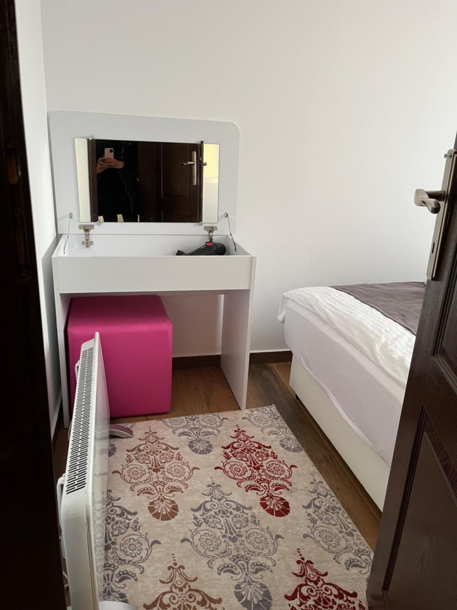 Airport Sky Apartments Lux Beograd Ngoại thất bức ảnh